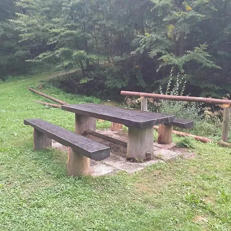 샬레 Wooden Treasure 예세니체